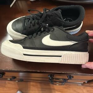 Women's Nike Court Legacy Lift Platform